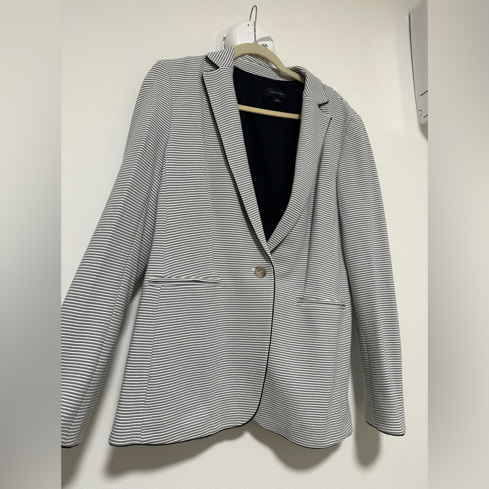 ANN TAYLOR BLAZER in White and Baby Blue